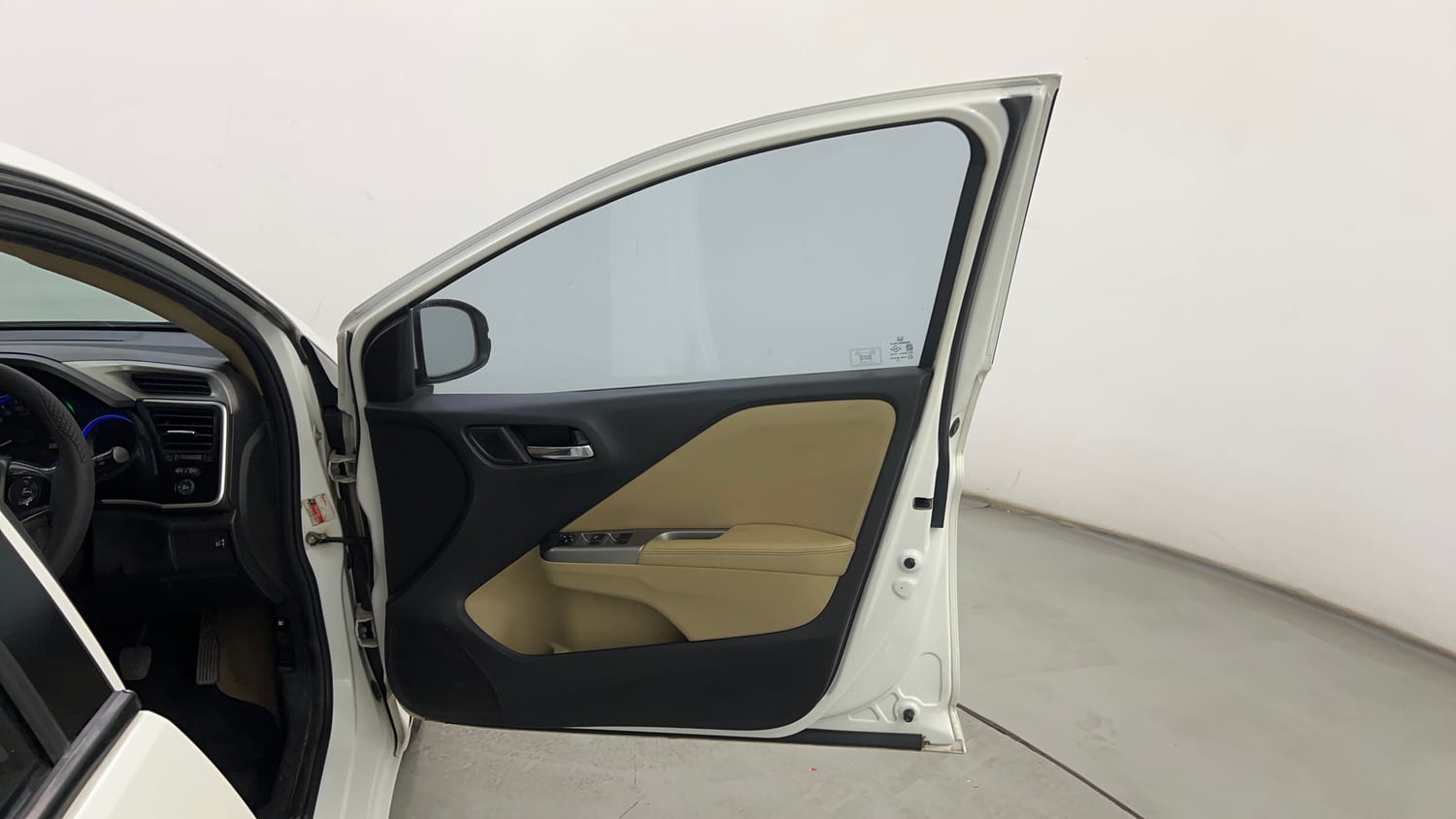 Used 2016 Honda City VX Petrol Manual interior RIGHT FRONT DOOR OPEN VIEW