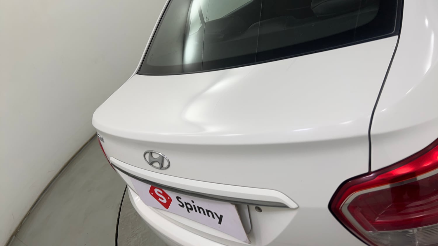 Used 2015 Hyundai Xcent Base 1.2 Petrol Manual dents MINOR SCRATCH