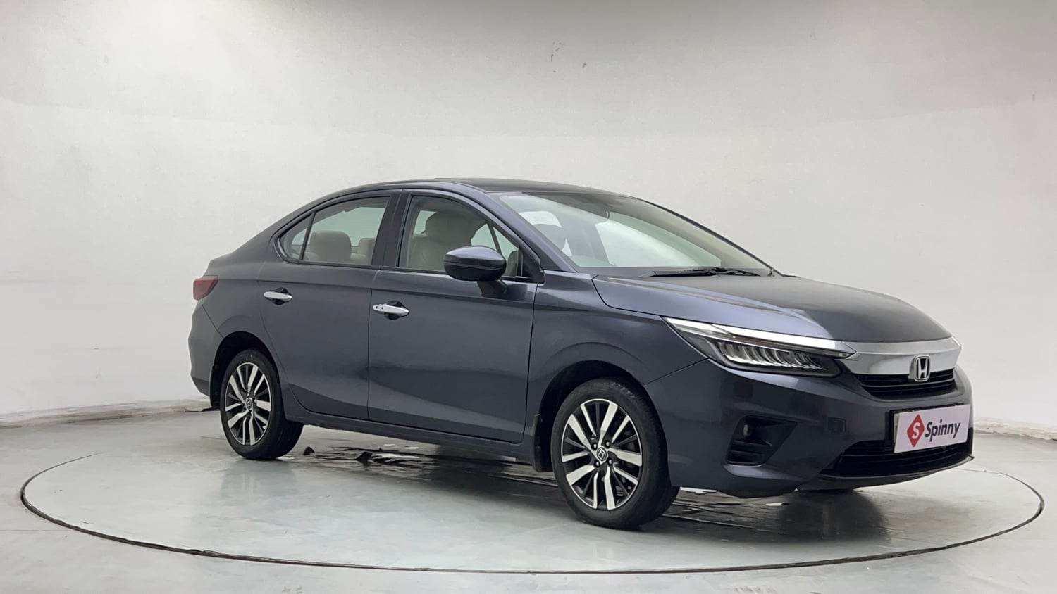Used 2022 Honda City ZX CVT Petrol Petrol Automatic exterior RIGHT FRONT CORNER VIEW