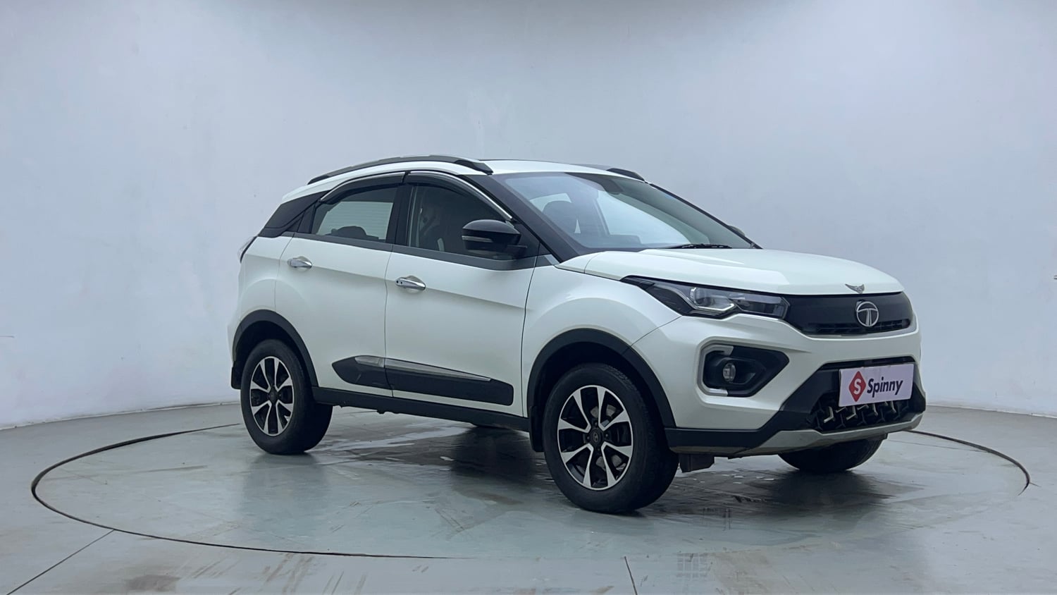 Used 2020 Tata Nexon XZA Plus (S) Petrol Automatic exterior RIGHT FRONT CORNER VIEW