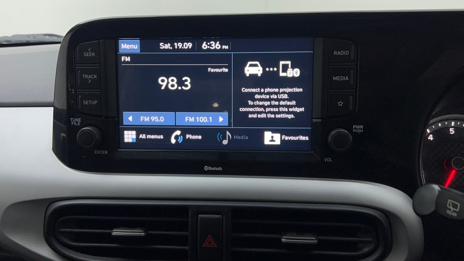 Used 2020 Hyundai Grand i10 Nios Asta 1.2 Kappa VTVT Petrol Manual top_features Integrated (in-dash) music system