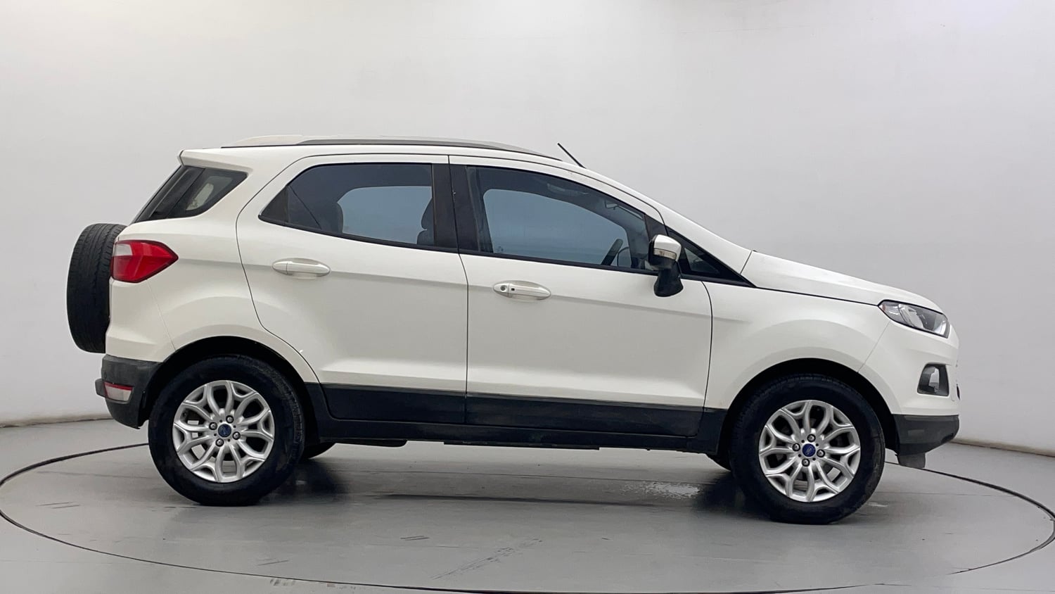 Used 2017 Ford EcoSport Titanium 1.5L TDCi Diesel Manual exterior RIGHT SIDE VIEW