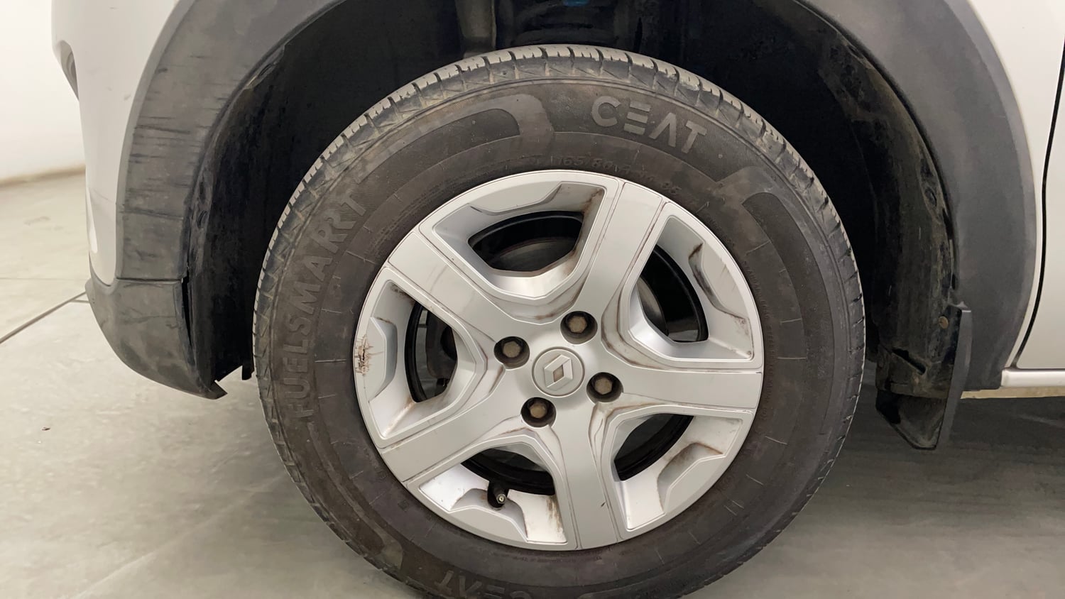 Used 2022 Renault Triber Limited Edition Petrol Manual tyres LEFT FRONT TYRE RIM VIEW