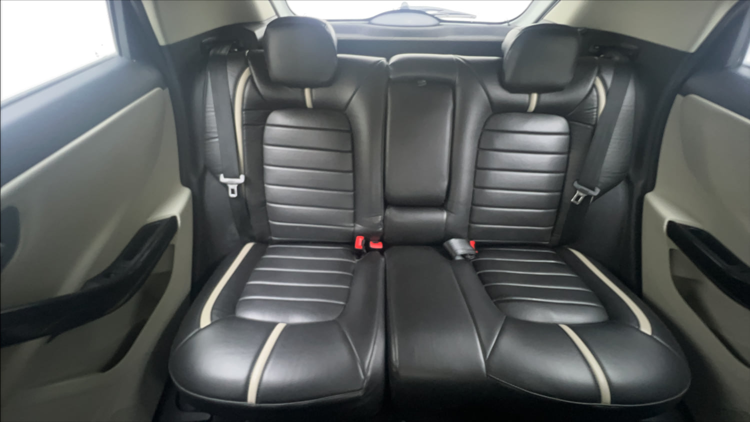 Used 2022 Tata Nexon XZA Plus (O) Petrol Automatic interior REAR SEAT CONDITION VIEW
