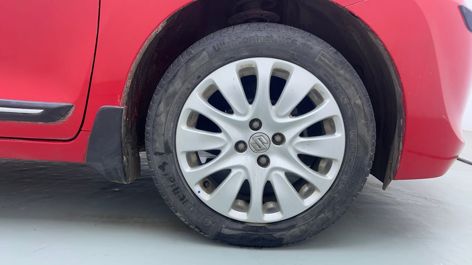Used 2016 Maruti Suzuki Baleno Alpha 1.2 Petrol Manual tyres RIGHT FRONT TYRE RIM VIEW