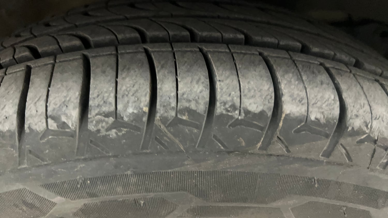 Used 2016 Honda City VX Petrol Manual tyres RIGHT FRONT TYRE TREAD VIEW