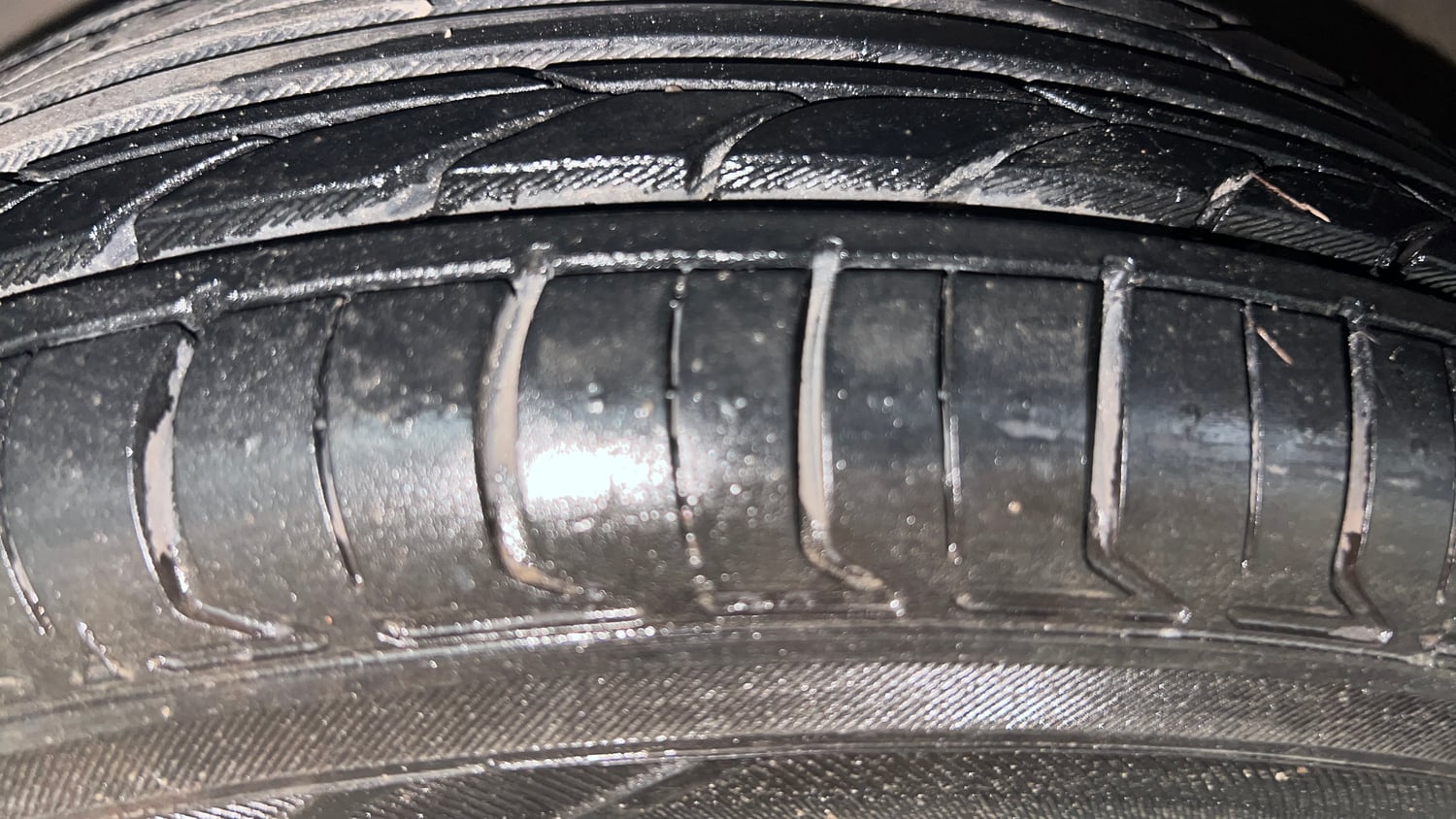 Used 2012 Hyundai Eon Magna + Petrol Manual tyres LEFT FRONT TYRE TREAD VIEW