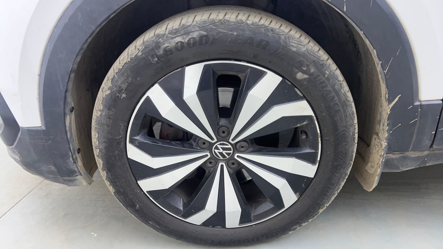 Used 2022 Volkswagen Taigun GT Plus 1.5 TSI DSG Petrol Automatic tyres LEFT FRONT TYRE RIM VIEW