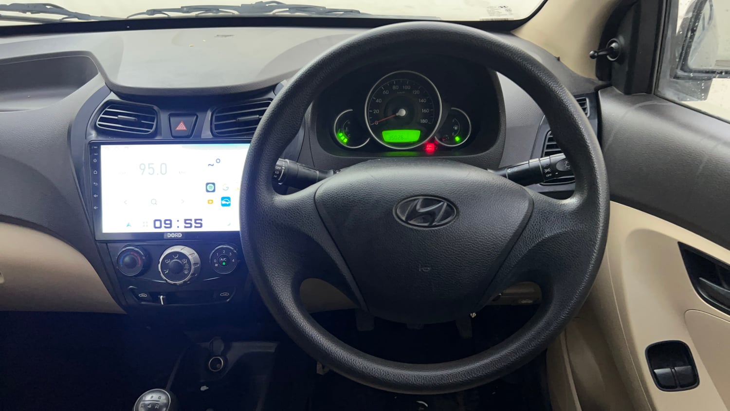 Used 2012 Hyundai Eon Magna + Petrol Manual interior STEERING VIEW
