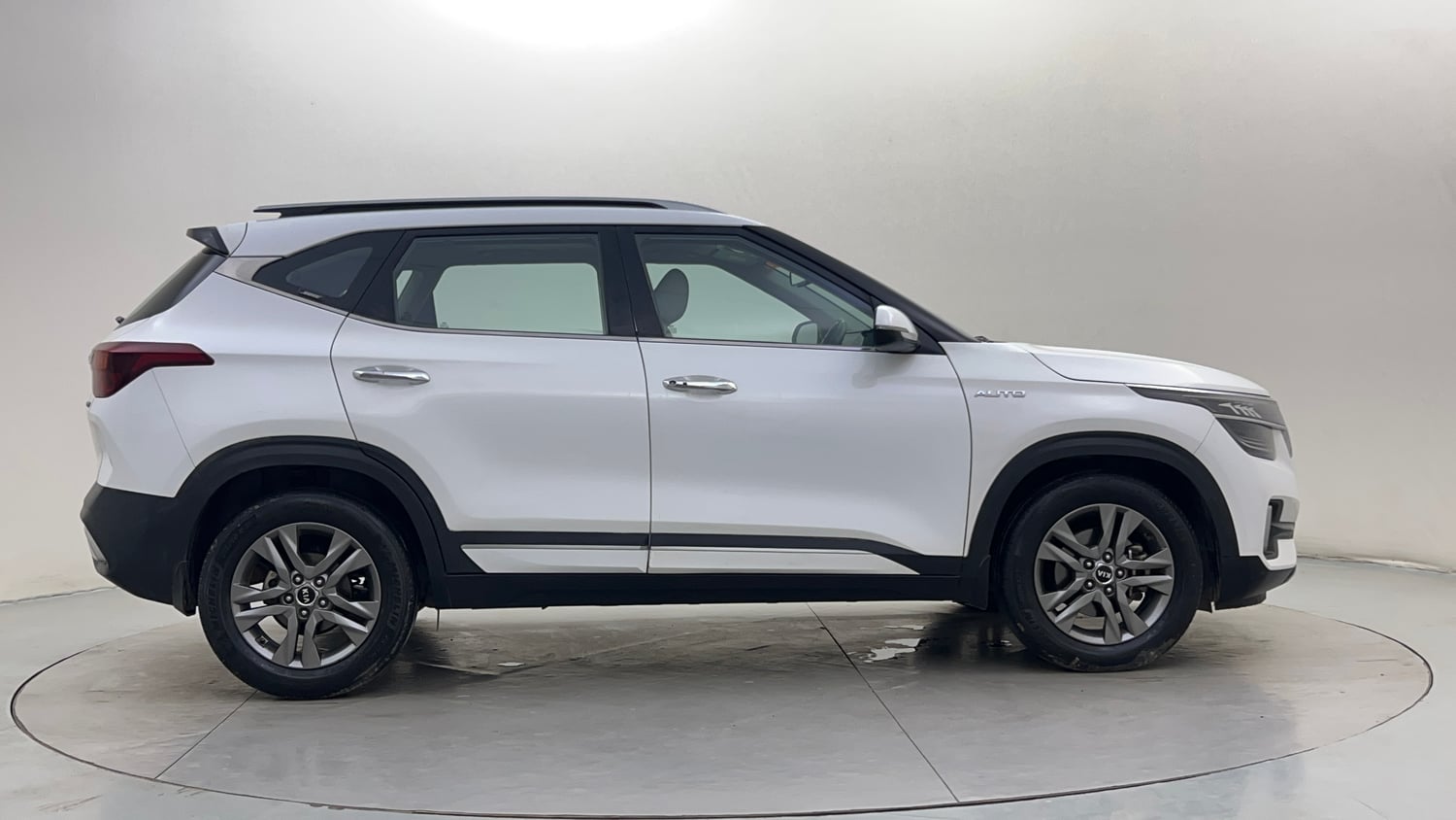 Used 2019 Kia Seltos HTX Plus AT 1.5 Diesel Diesel Automatic exterior RIGHT SIDE VIEW