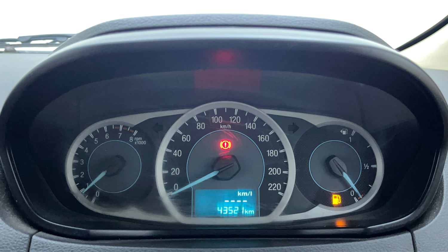 Used 2016 Ford Figo Aspire Titanium 1.2 Ti-VCT Petrol Manual interior CLUSTERMETER VIEW