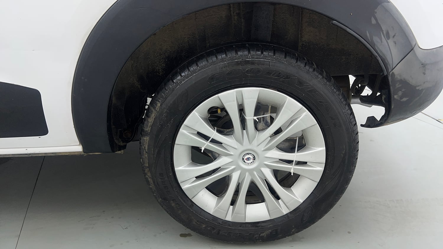 Used 2020 Renault Triber RXZ Petrol Manual tyres LEFT REAR TYRE RIM VIEW