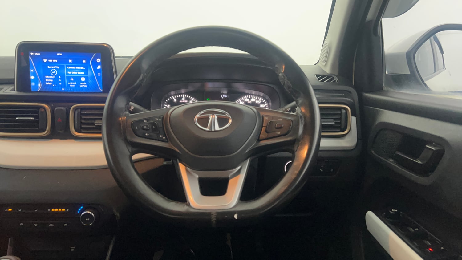 Used 2022 Tata Punch Accomplished Dazzle Pack MT Petrol Manual interior STEERING VIEW