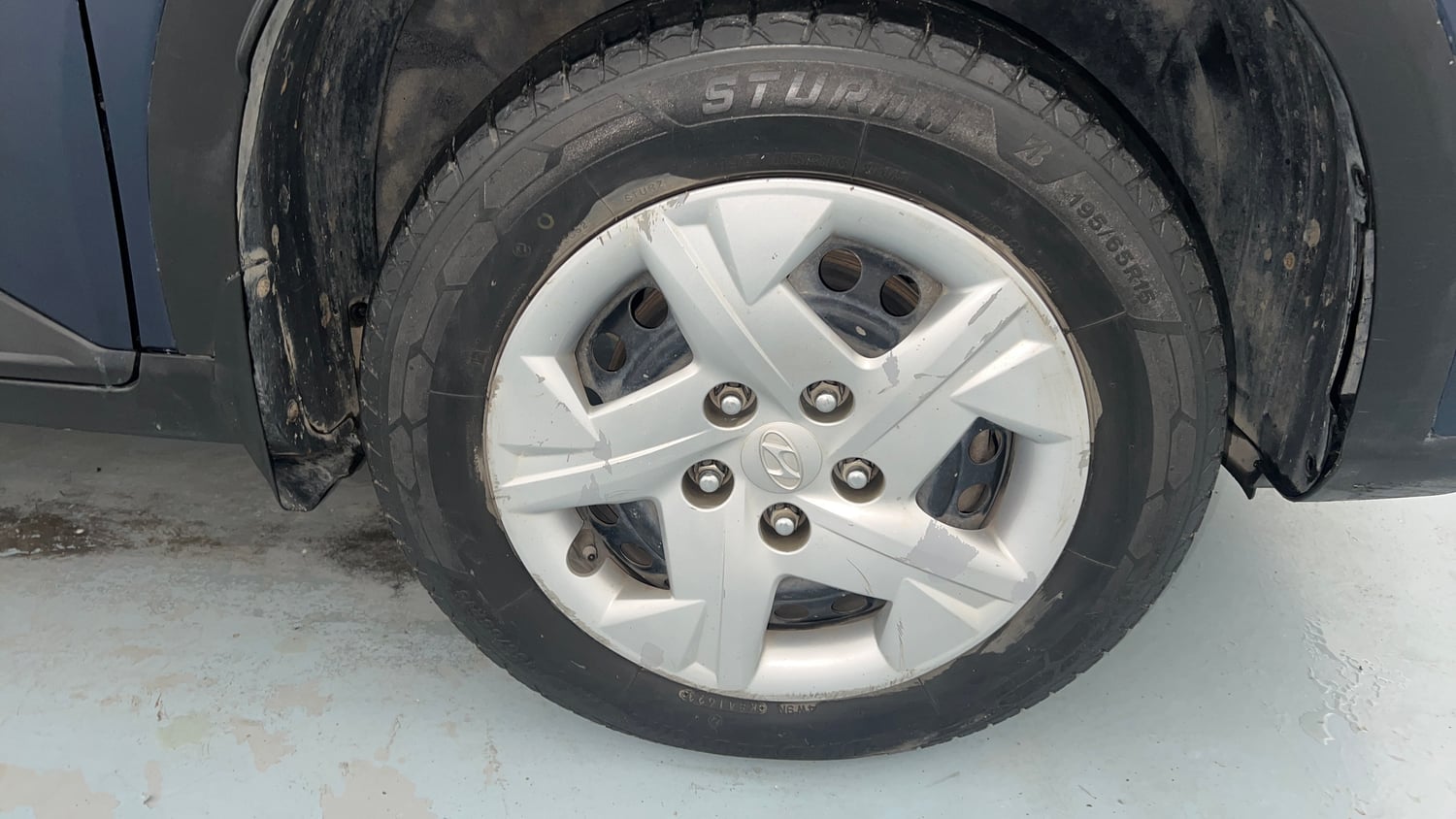 Used 2020 Hyundai Venue S 1.4 CRDi Diesel Manual tyres RIGHT FRONT TYRE RIM VIEW