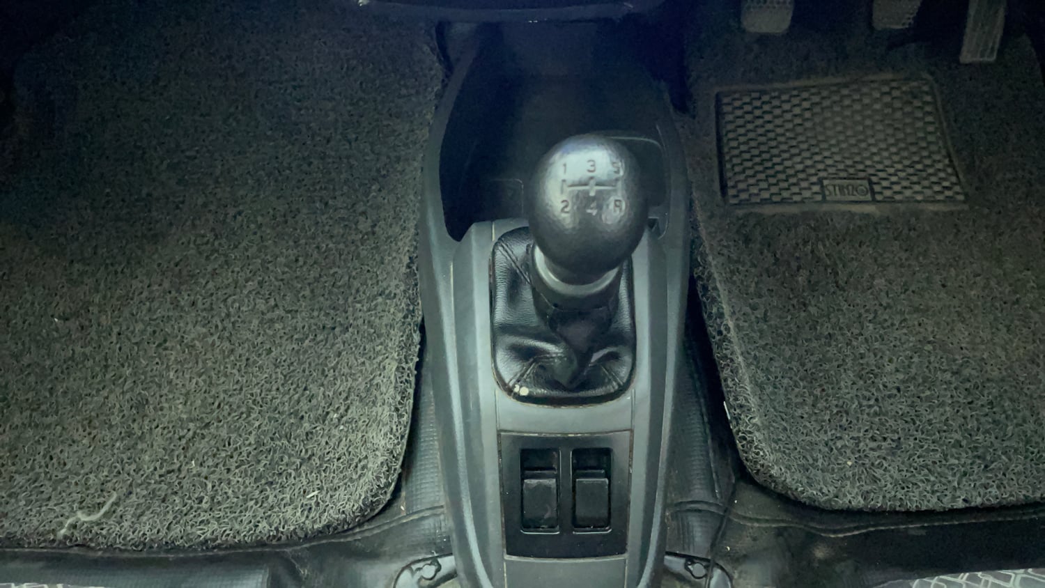 Used 2018 Maruti Suzuki Alto 800 VXi Petrol Manual interior GEAR  KNOB VIEW