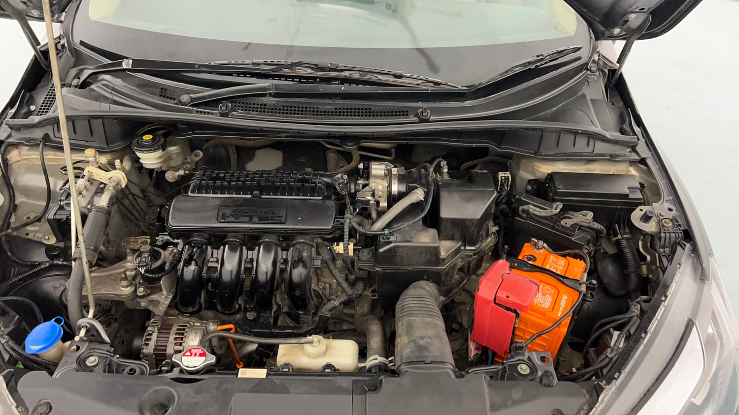 Used 2017 Honda City V CVT Petrol Petrol Automatic engine ENGINE LEFT SIDE VIEW