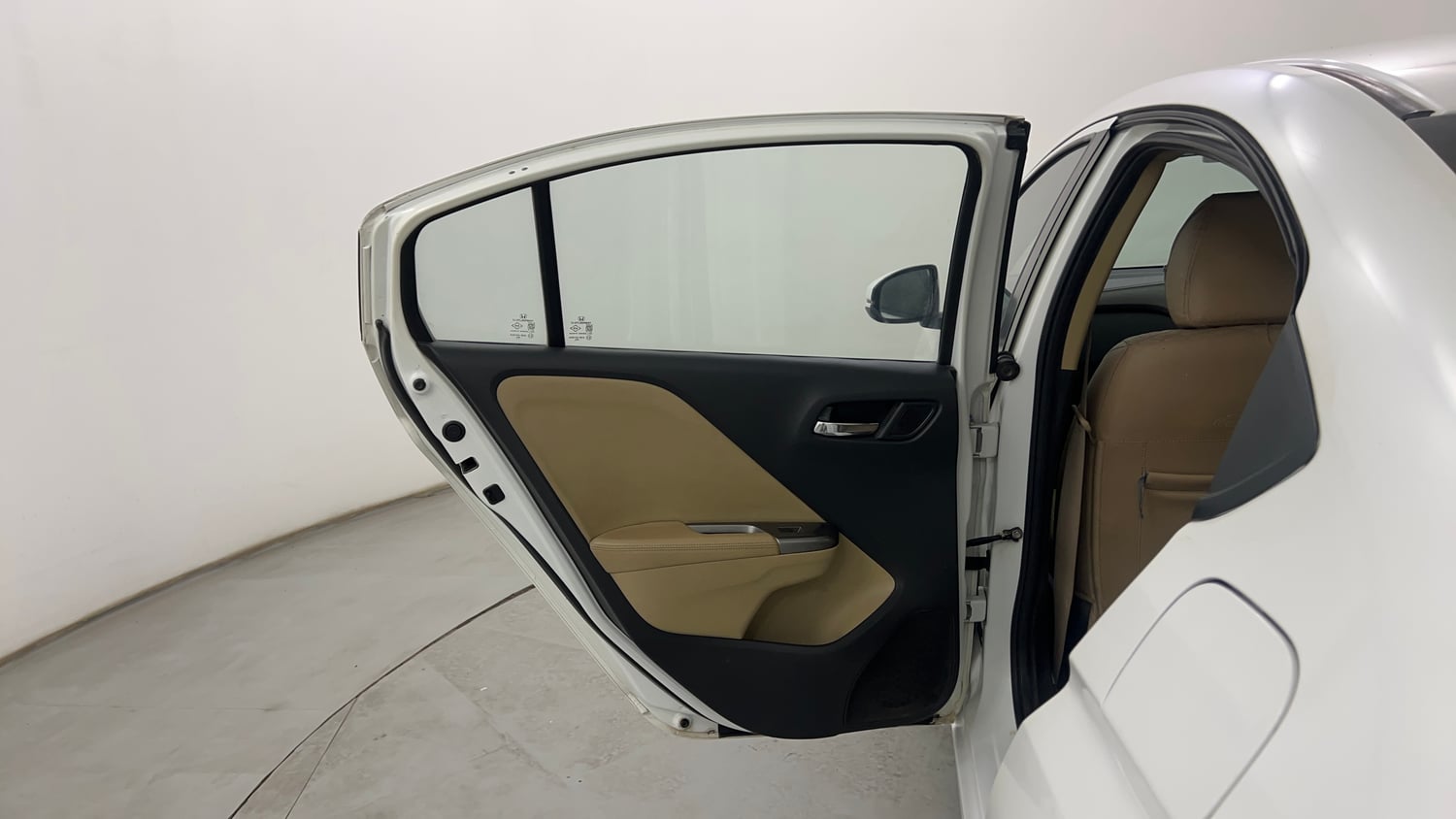 Used 2016 Honda City VX CVT Petrol Automatic interior LEFT REAR DOOR OPEN VIEW