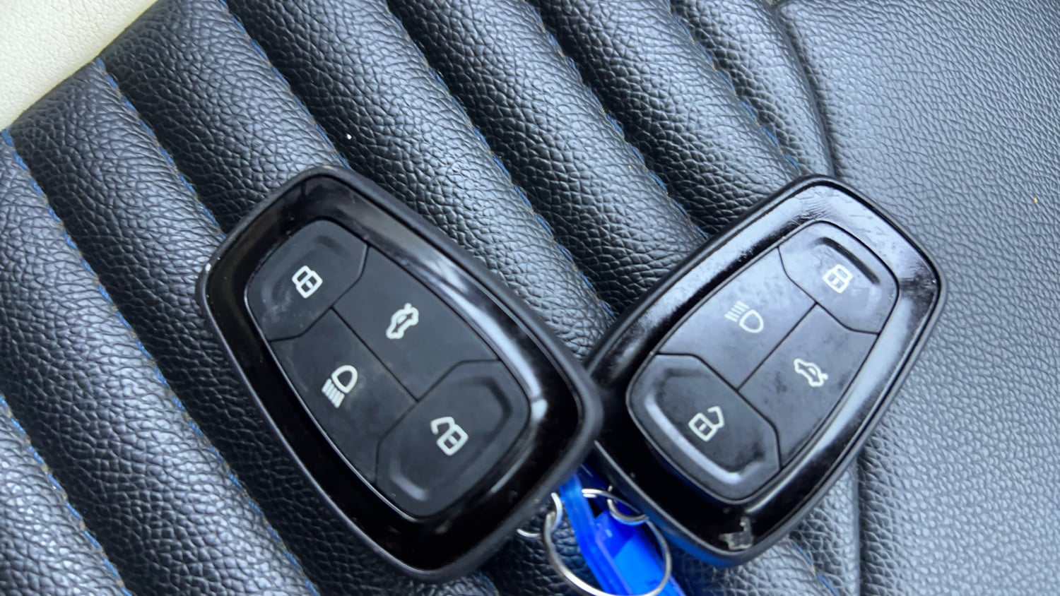 Used 2019 Tata Nexon XZA Plus Diesel Dual Tone Diesel Automatic extra CAR KEY VIEW