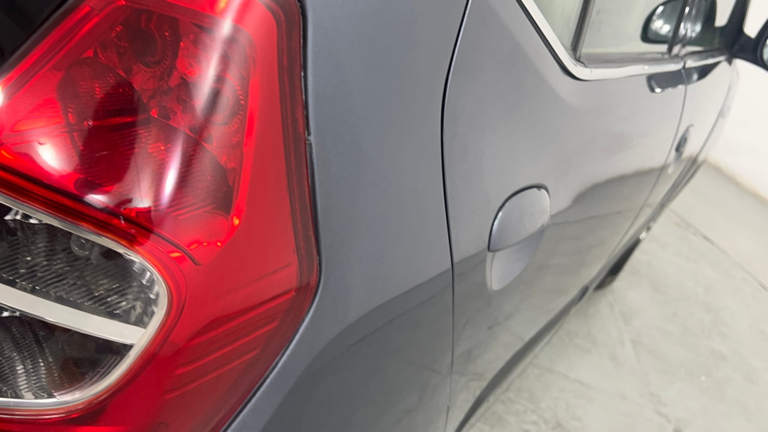 Used 2013 Hyundai i10 Magna 1.2 CNG (Outside Fitted) Cng Manual dents MINOR DENT