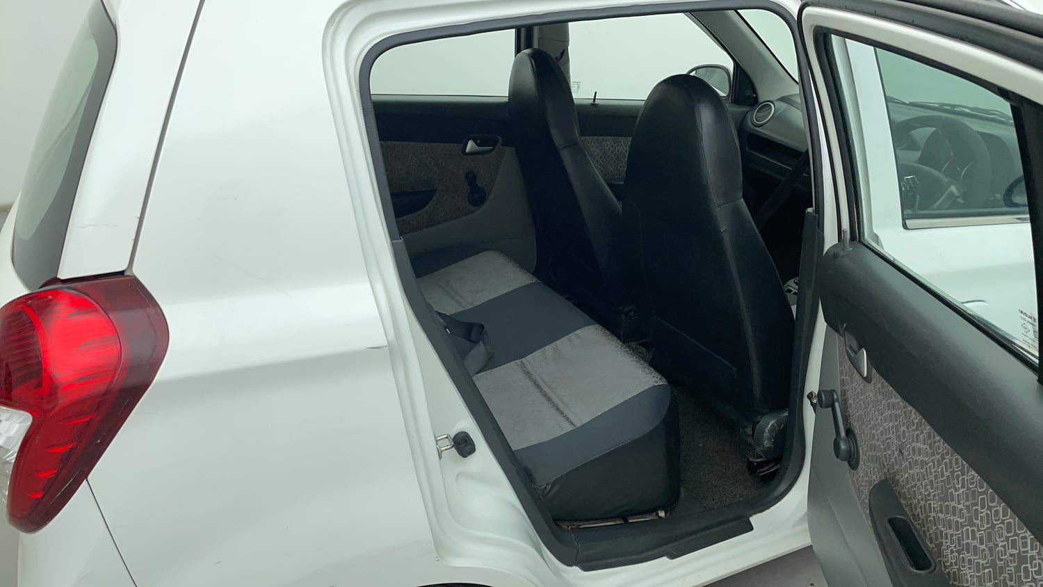 Used 2018 Maruti Suzuki Alto 800 VXi Petrol Manual interior RIGHT SIDE REAR DOOR CABIN VIEW