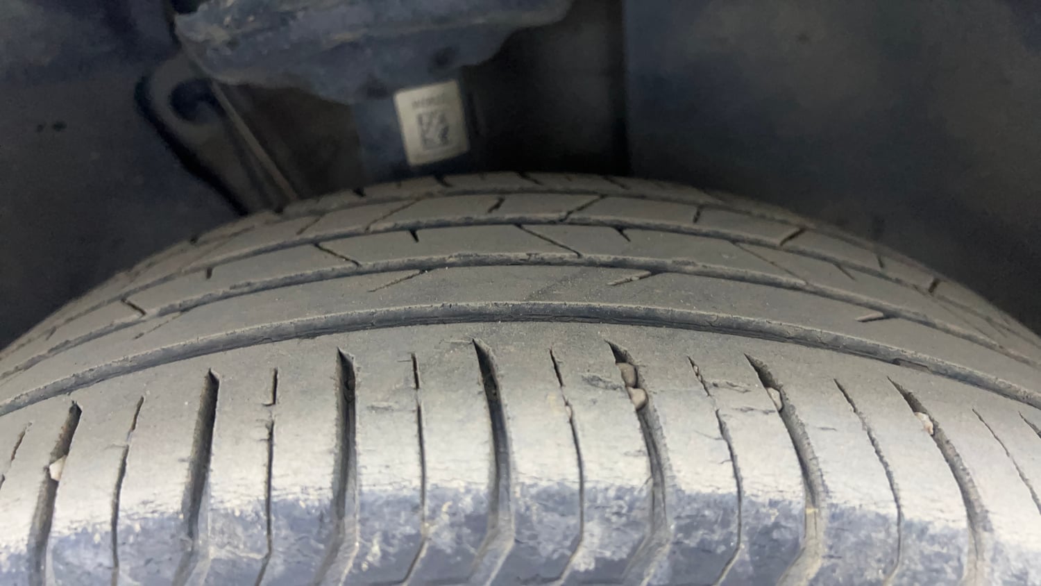 Used 2023 Skoda Slavia Ambition 1.0L TSI MT Petrol Manual tyres RIGHT FRONT TYRE TREAD VIEW