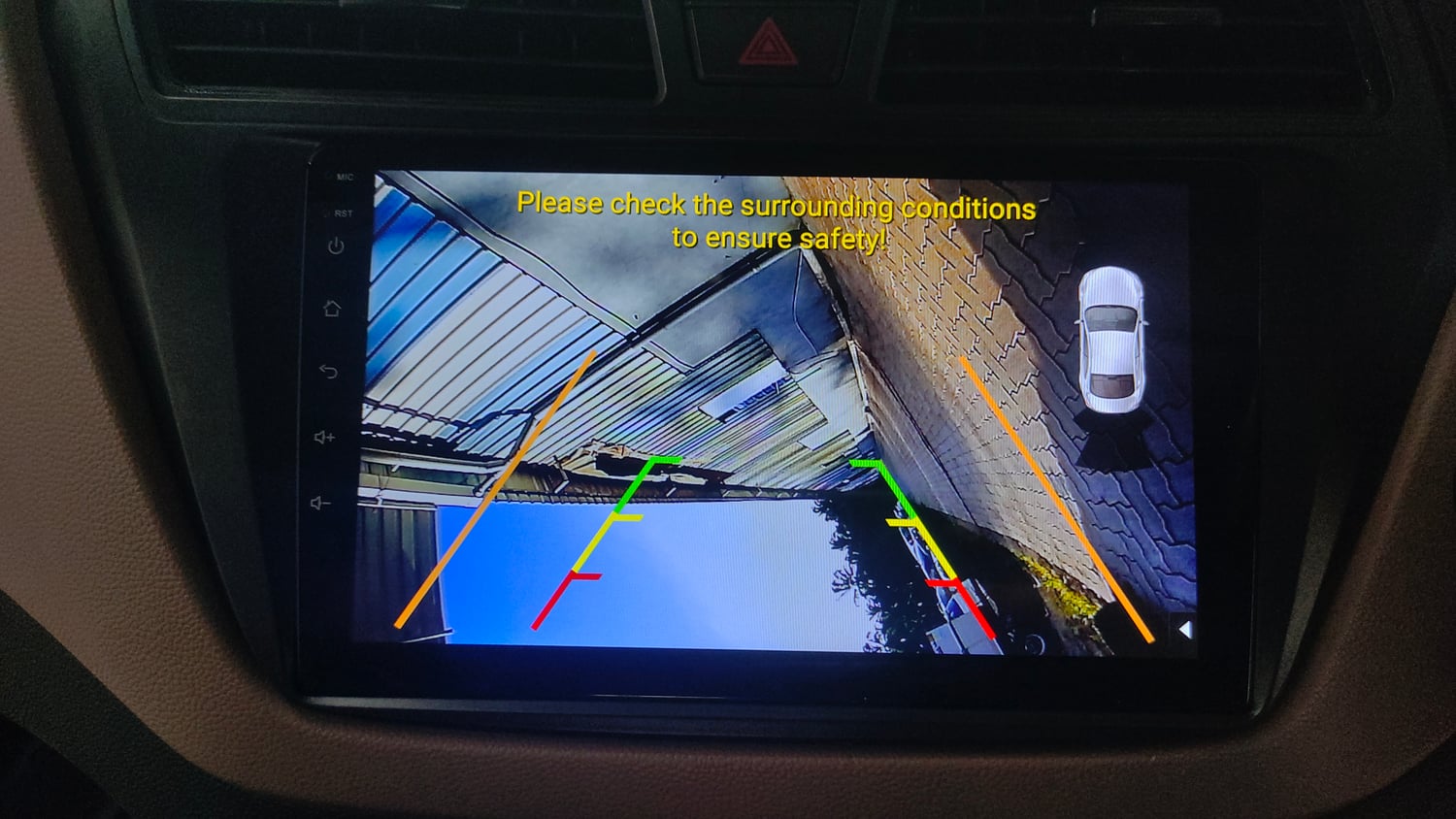 Used 2017 Hyundai Elite i20 Asta 1.2 (O) Petrol Manual top_features Rear camera