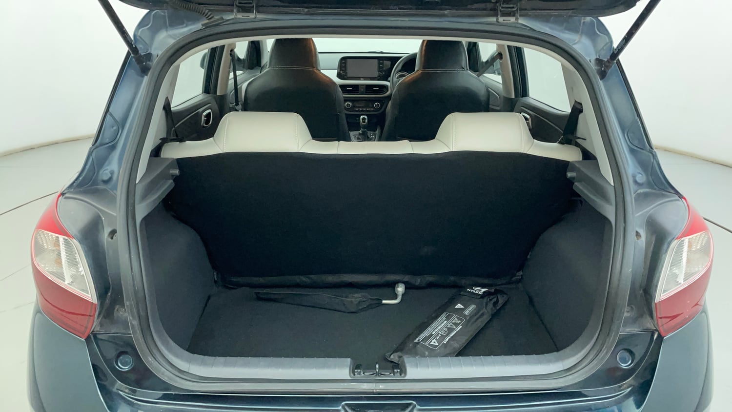 Used 2021 Hyundai Grand i10 Nios Sportz AMT 1.2 Kappa VTVT Petrol Automatic interior DICKY INSIDE VIEW