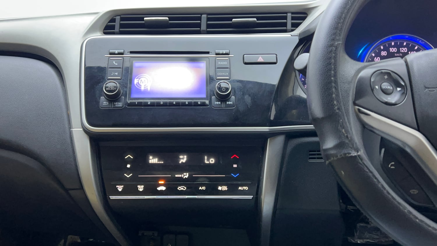 Used 2016 Honda City V Petrol Manual interior MUSIC SYSTEM & AC CONTROL VIEW