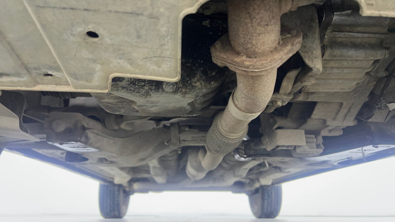 Used 2020 Tata Nexon XZA Plus (S) Petrol Automatic extra FRONT LEFT UNDERBODY VIEW