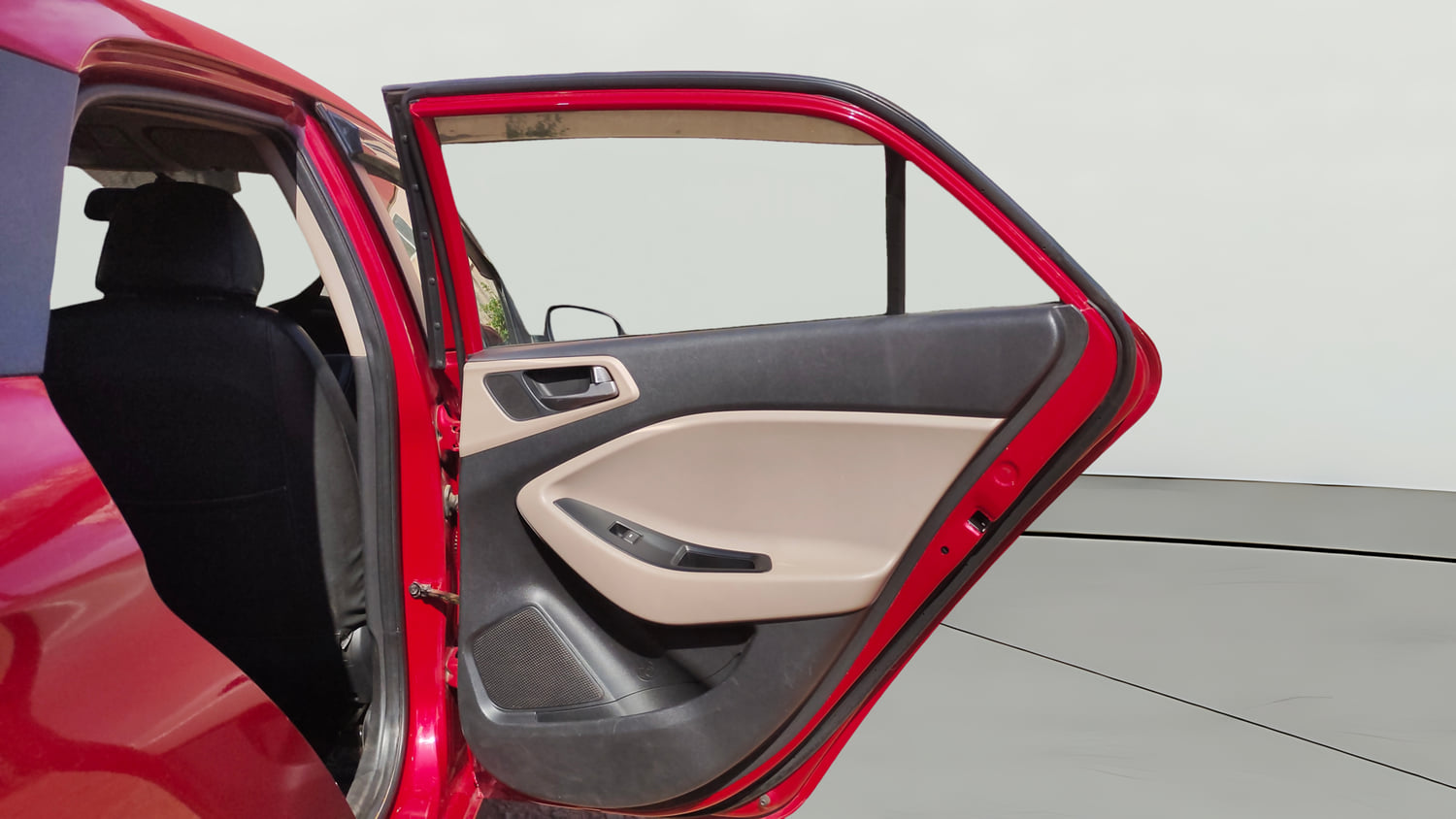 Used 2015 Hyundai Elite i20 Magna 1.2 Petrol Manual interior RIGHT REAR DOOR OPEN VIEW