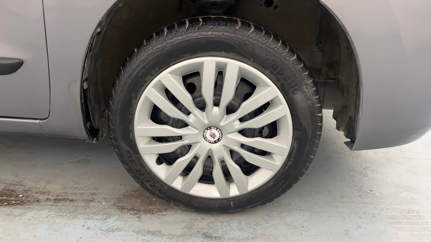 Used 2017 Maruti Suzuki Wagon R VXI Petrol Manual tyres RIGHT FRONT TYRE RIM VIEW