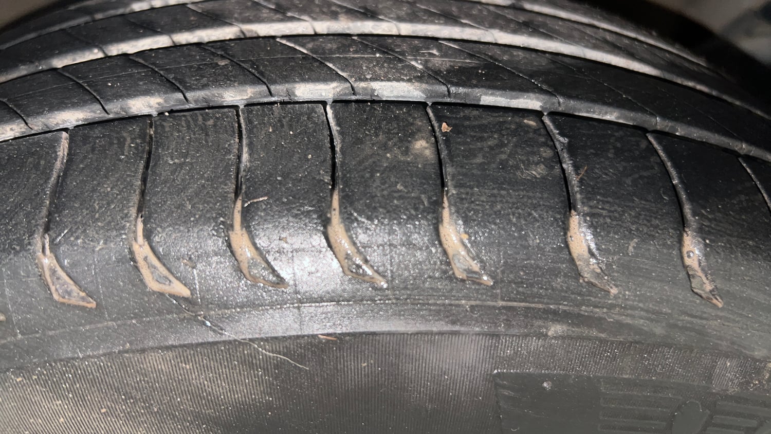 Used 2019 Kia Seltos HTX Plus AT 1.5 Diesel Diesel Automatic tyres RIGHT FRONT TYRE TREAD VIEW