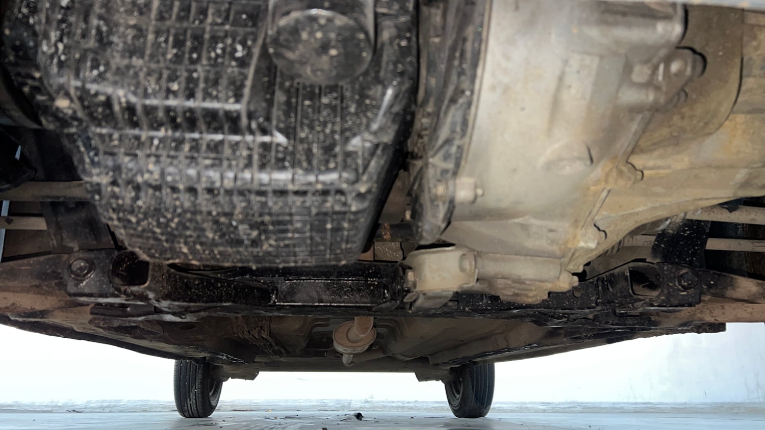 Used 2018 Renault Kwid 1.0 RXL CNG (Outside Fitted) Cng Manual extra FRONT LEFT UNDERBODY VIEW