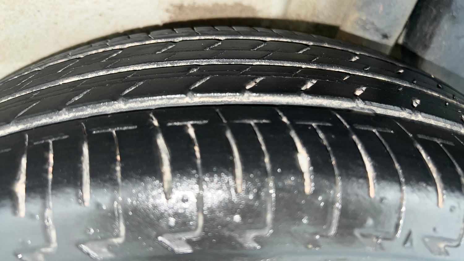 Used 2024 Maruti Suzuki Ignis Zeta 1.2 AMT Petrol Automatic tyres LEFT REAR TYRE TREAD VIEW