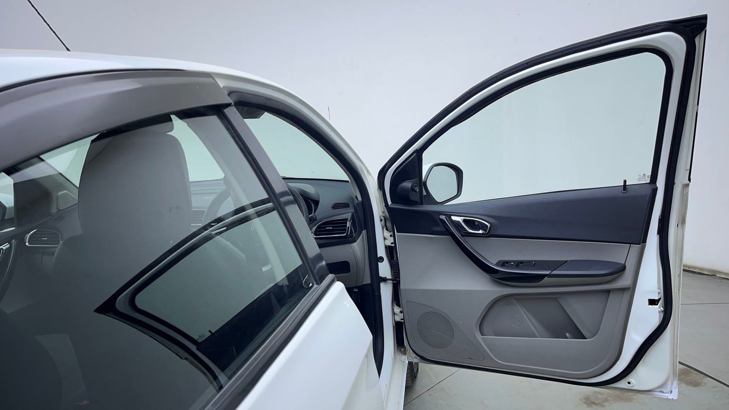 Used 2018 Tata Tiago Revotron XZ Petrol Manual interior RIGHT FRONT DOOR OPEN VIEW