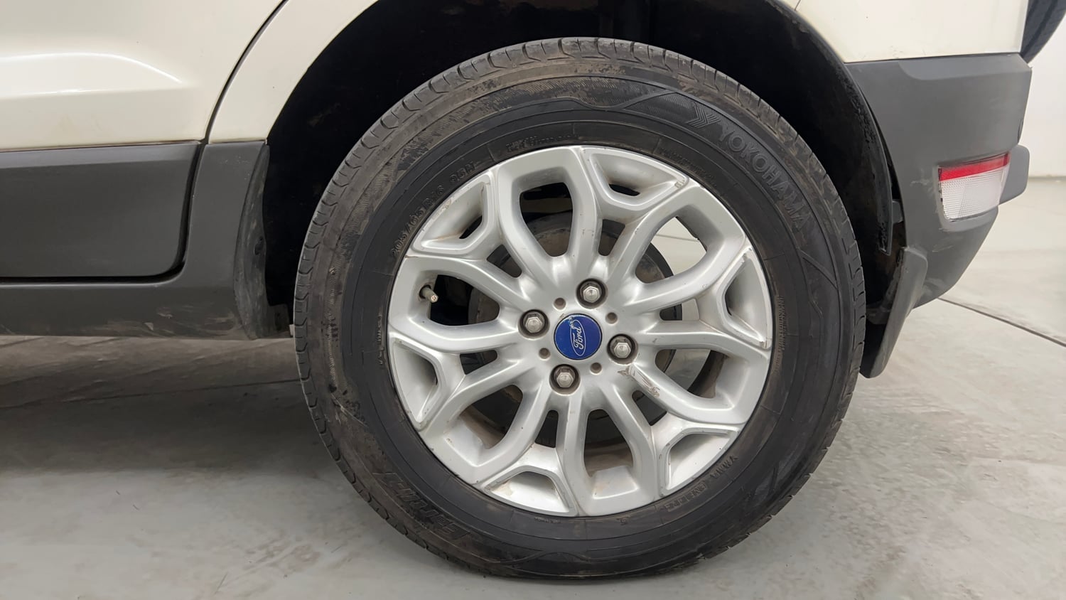 Used 2015 Ford EcoSport Titanium 1.5 TDCi (Opt) Diesel Manual tyres LEFT REAR TYRE RIM VIEW