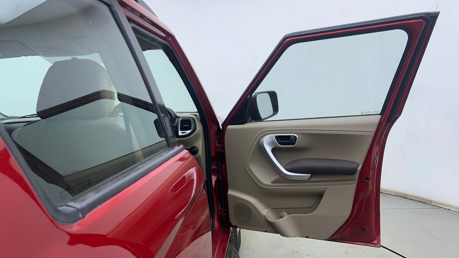 Used 2017 Mahindra TUV300 T8 mHAWK100 Diesel Manual interior RIGHT FRONT DOOR OPEN VIEW