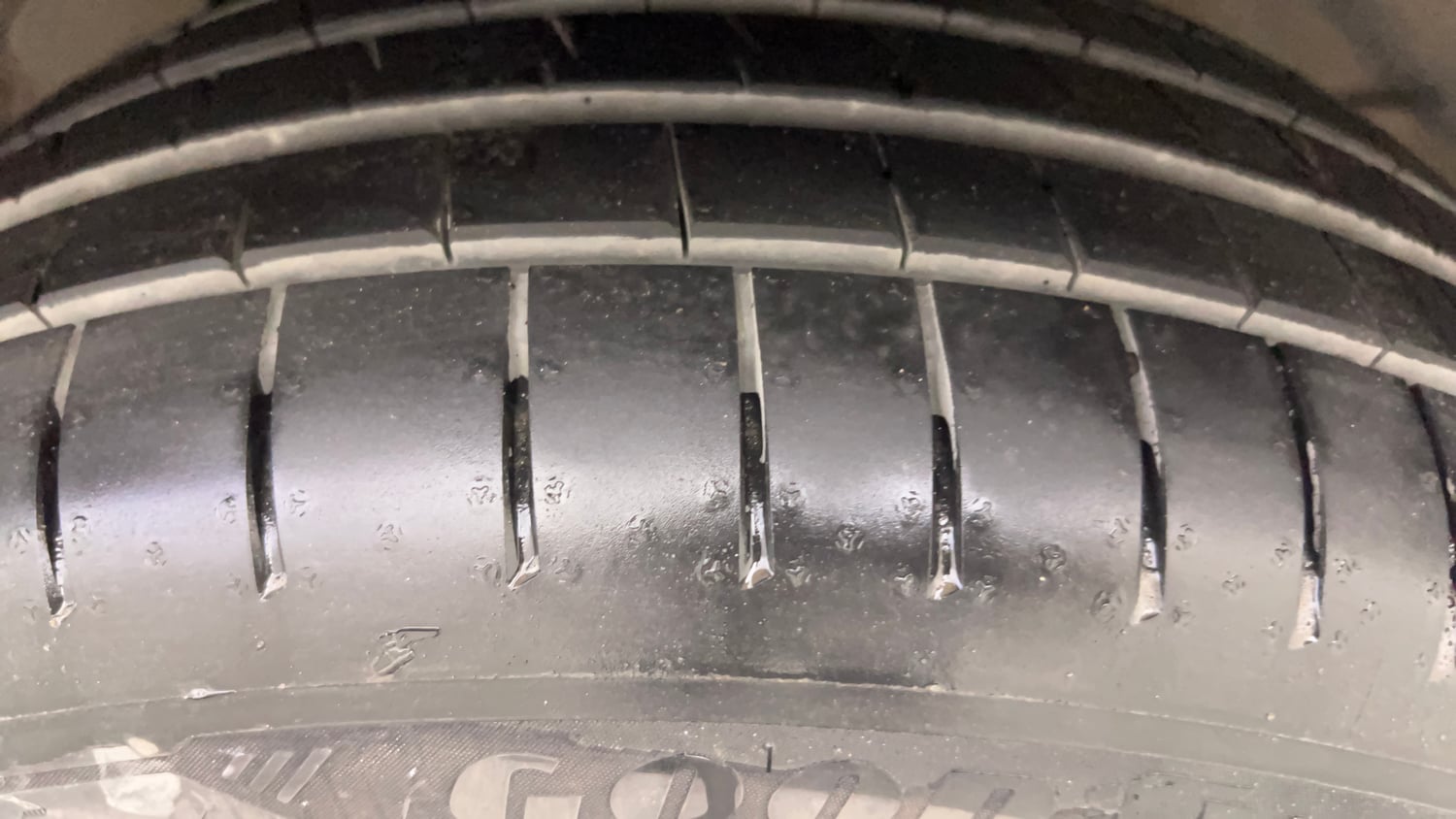 Used 2019 BMW X1 sDrive20i xLine Petrol Automatic tyres RIGHT FRONT TYRE TREAD VIEW