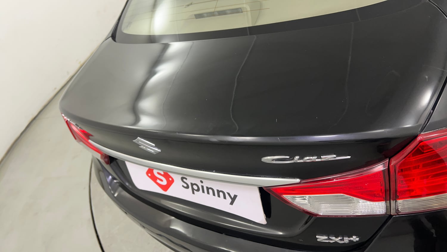 Used 2016 Maruti Suzuki Ciaz ZXI+ AT Petrol Automatic dents MINOR DENT