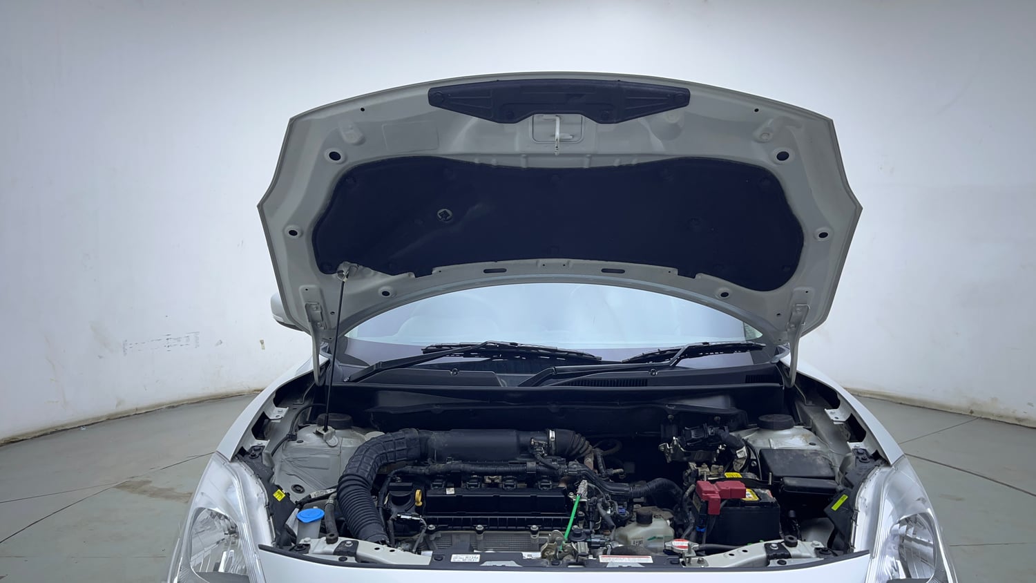 Used 2022 Maruti Suzuki Swift VXi AMT Petrol Automatic engine ENGINE & BONNET OPEN FRONT VIEW
