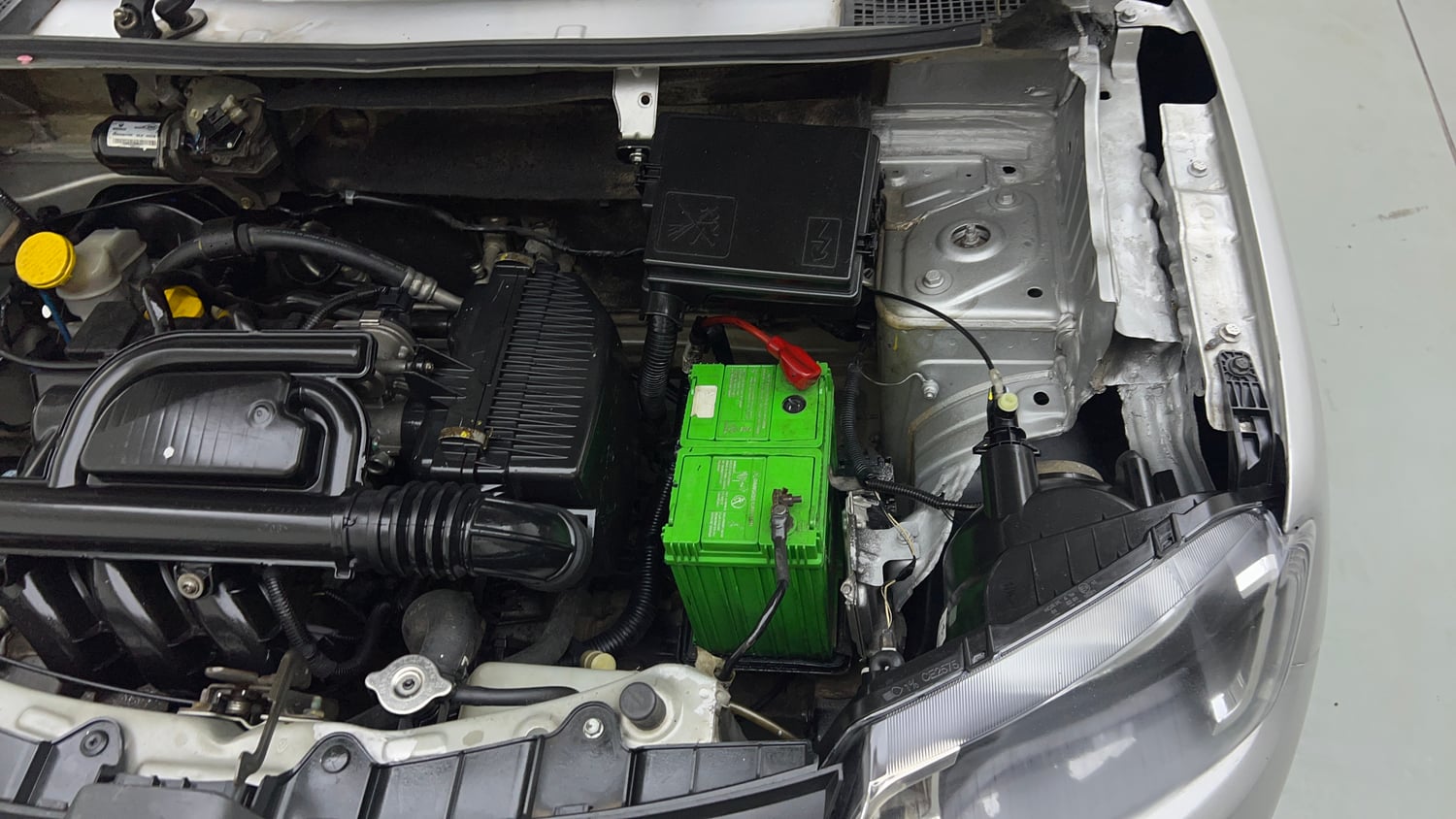 Used 2018 Renault Kwid 1.0 RXL CNG (Outside Fitted) Cng Manual engine ENGINE LEFT SIDE VIEW