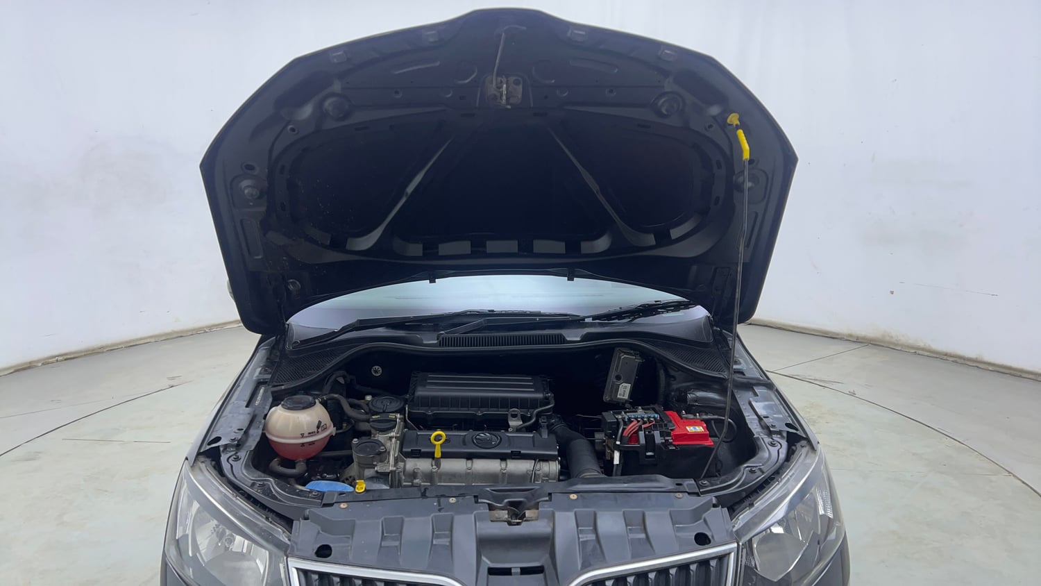 Used 2020 Skoda Rapid Active 1.6 MPI Petrol Manual engine ENGINE & BONNET OPEN FRONT VIEW