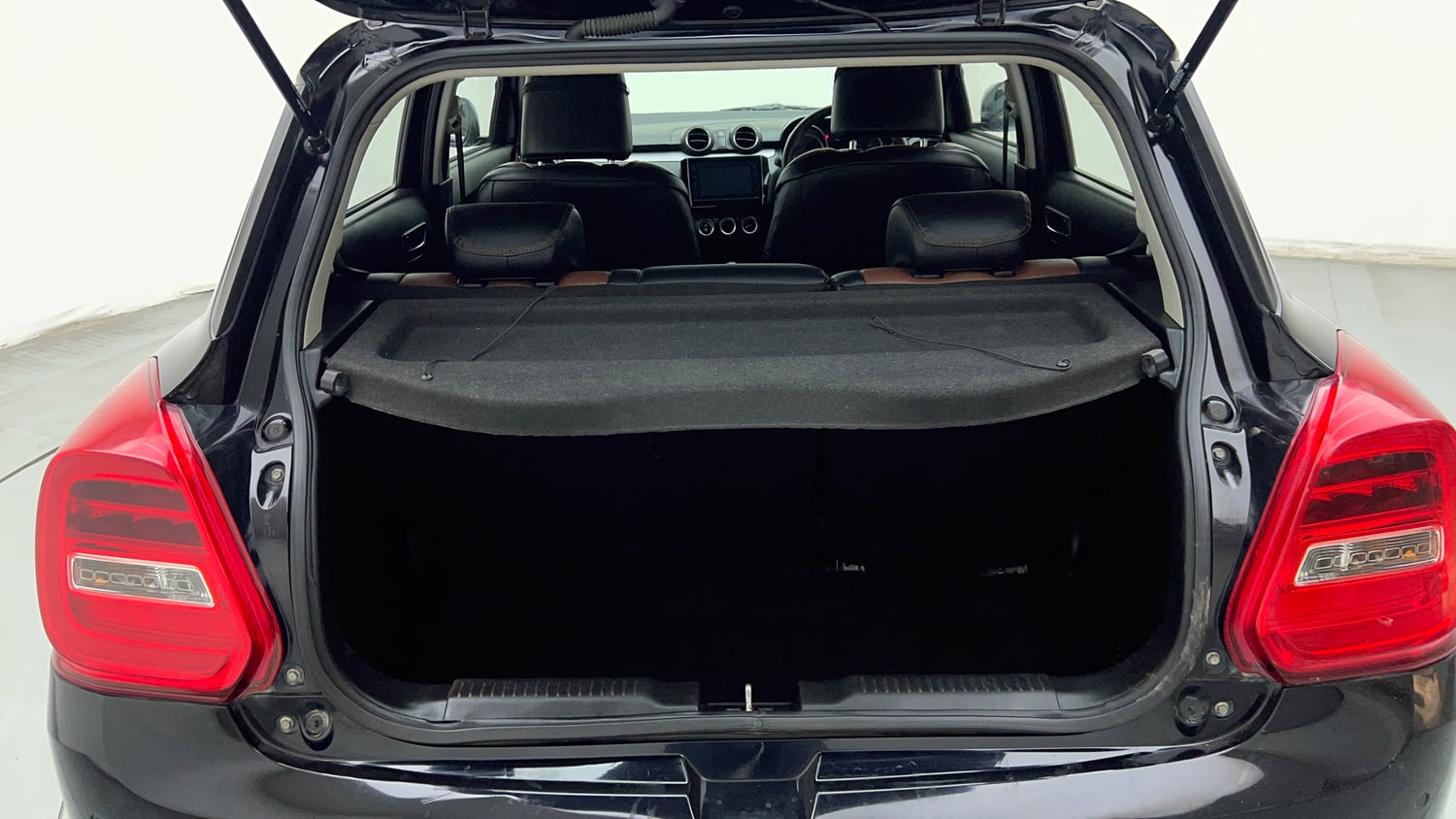 Used 2023 Maruti Suzuki Swift ZXi Petrol Manual interior DICKY INSIDE VIEW