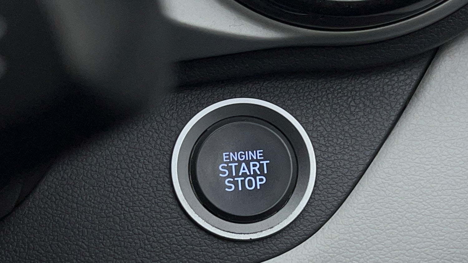 Used 2020 Hyundai Grand i10 Nios Asta 1.2 Kappa VTVT Petrol Manual top_features Keyless start