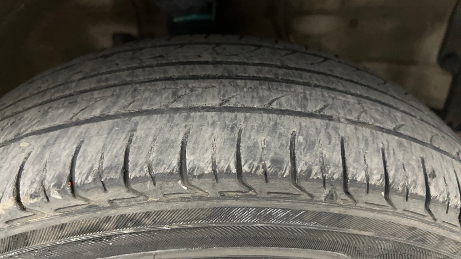 Used 2016 Maruti Suzuki Wagon R VXI Petrol Manual tyres RIGHT FRONT TYRE TREAD VIEW