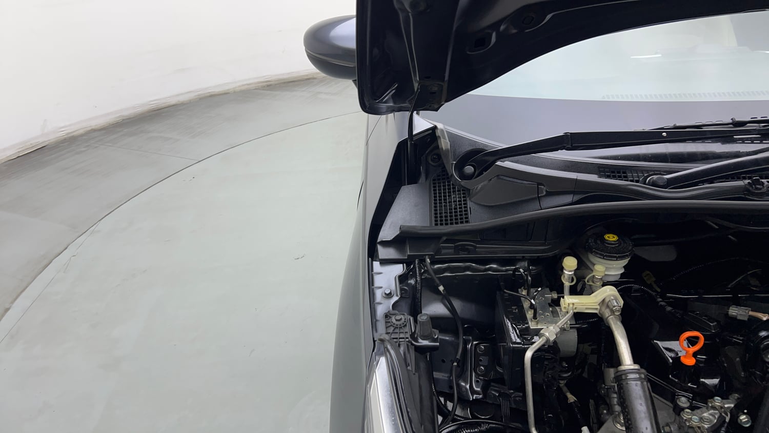 Used 2022 Honda City ZX CVT Petrol Petrol Automatic engine ENGINE RIGHT SIDE HINGE & APRON VIEW