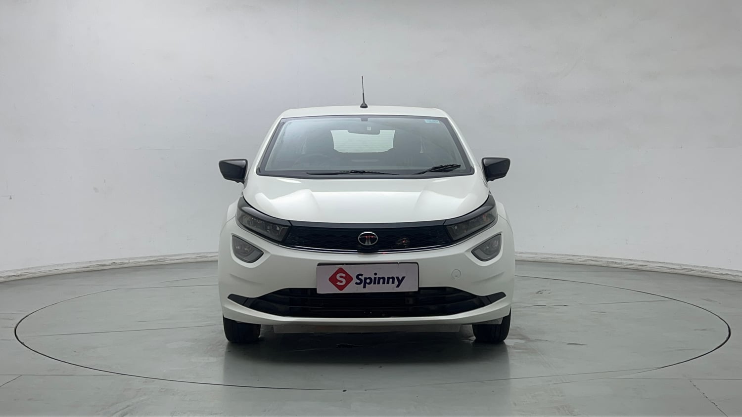 Used 2024 Tata Altroz XT Petrol Petrol Manual exterior FRONT VIEW