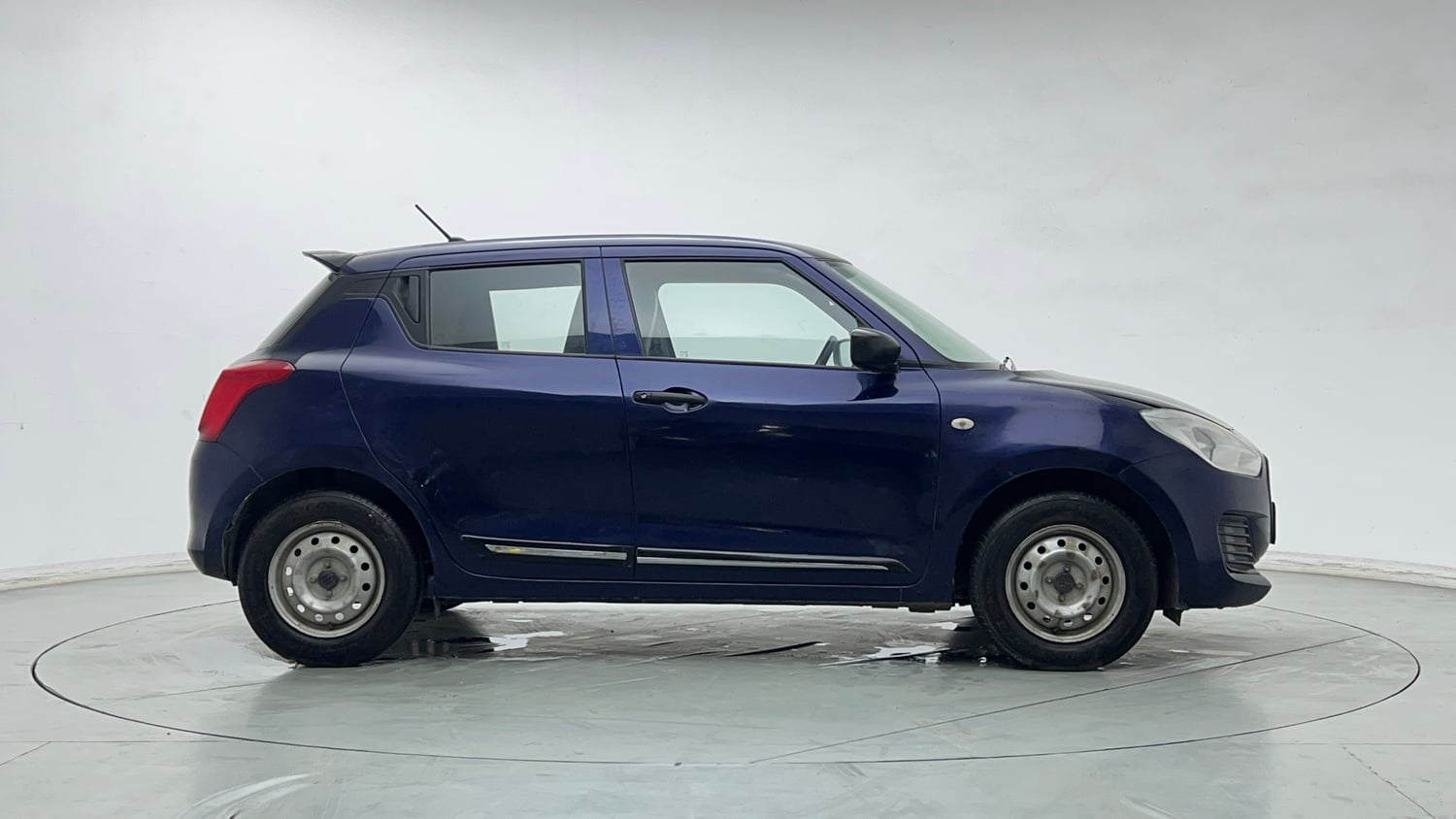 Used 2018 Maruti Suzuki Swift LXI CNG (Outside Fitted) Cng Manual exterior RIGHT SIDE VIEW