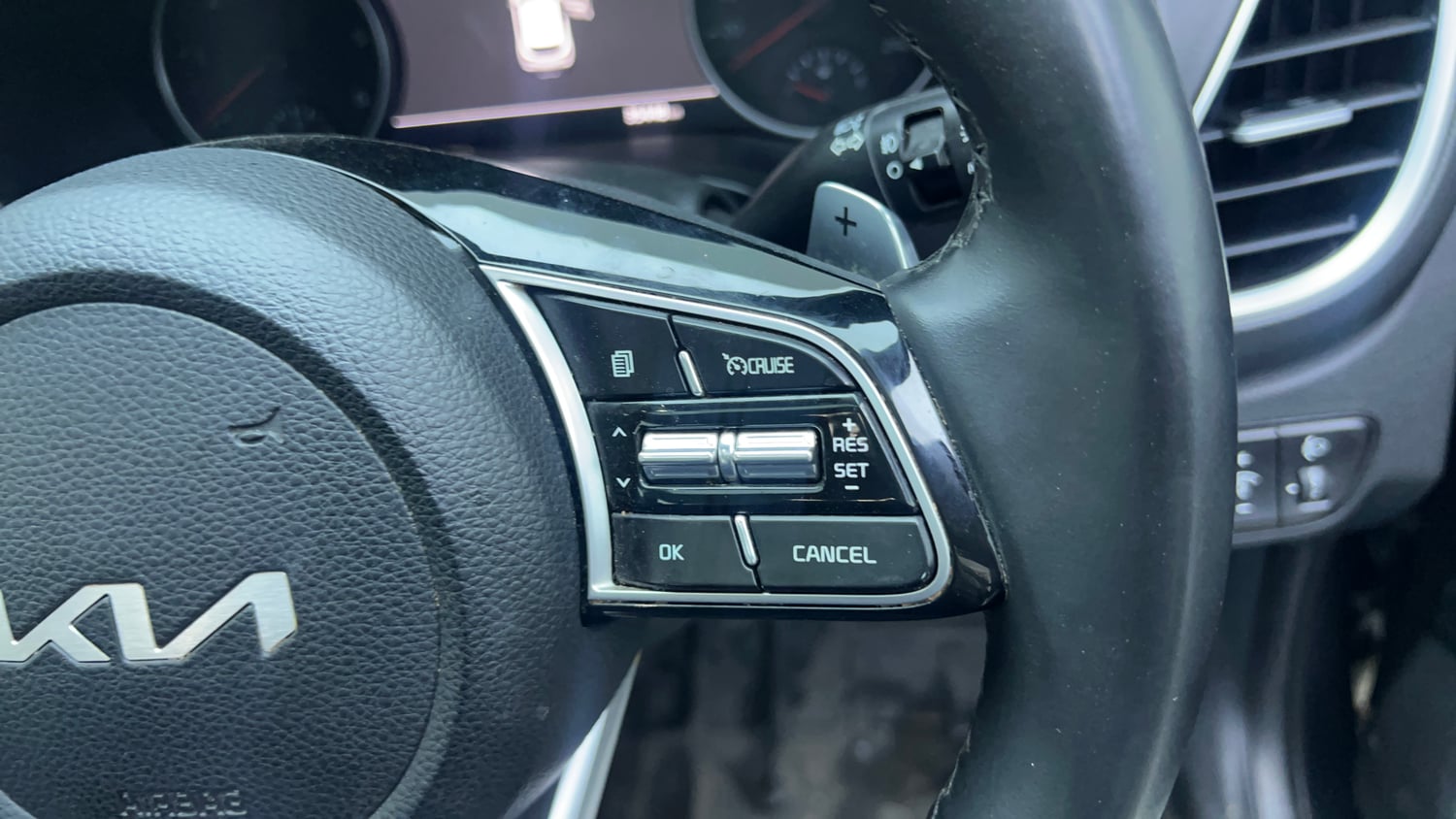 Used 2022 Kia Seltos X Line 1.5 Diesel AT Diesel Automatic top_features Cruise control