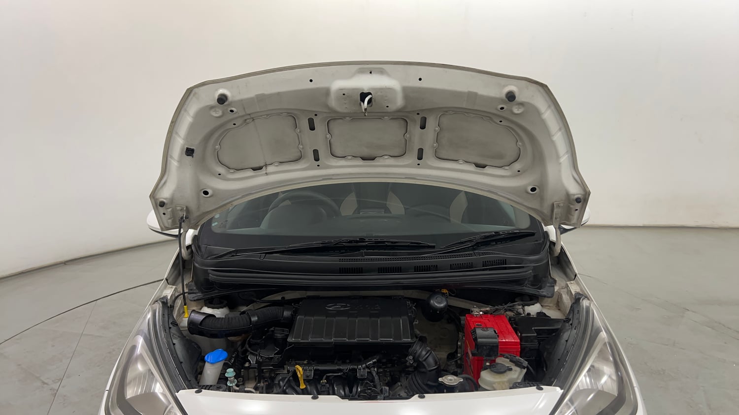 Used 2015 Hyundai Xcent Base 1.2 Petrol Manual engine ENGINE & BONNET OPEN FRONT VIEW